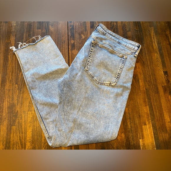 Rag & Bone Dre Low-Rise Slim Boyfriend Denim Jeans Size 31x30 Raw Hem Distressed - Picture 10 of 13